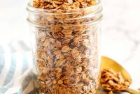 Maple Cinnamon Granola Recipe with Crunchy Oats & Nuts