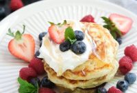 Fluffy Quark Pancakes Recipe with Creamy Cottage Cheese Filling