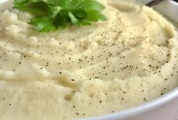 Creamy Dairy-Free Mashed Potatoes (Vegan Option)