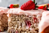 Strawberry Sheet Cake Recipe — Moist, Quick & Delicious