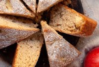 Gluten-Free Apple Cake: Moist Recipe with Cinnamon Crumble