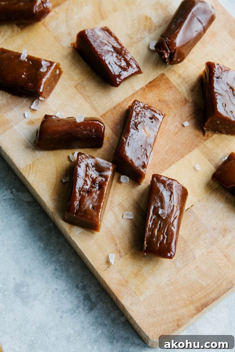 4-Ingredient Paleo Toffees: Simple Grain-Free Candy Recipe 4 Dairy-free Salted Caramels #vegan #paleo #glutenfree