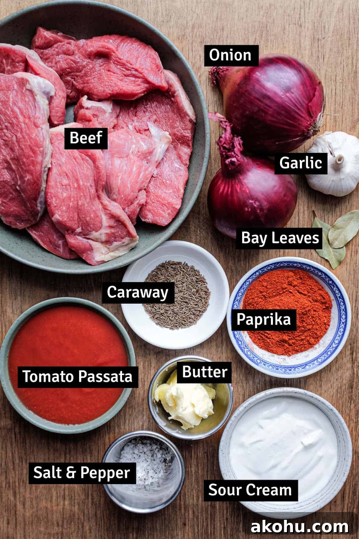 The ingredients for Hungarian Pörkölt Beef Stew
