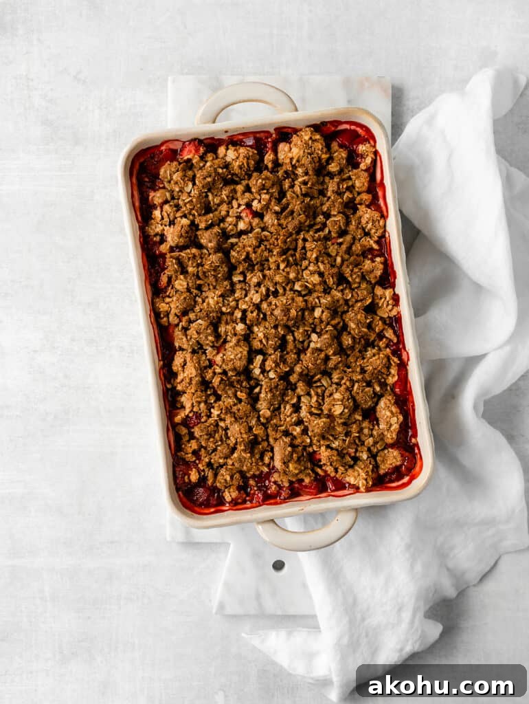 baked strawberry rhubarb crisp 