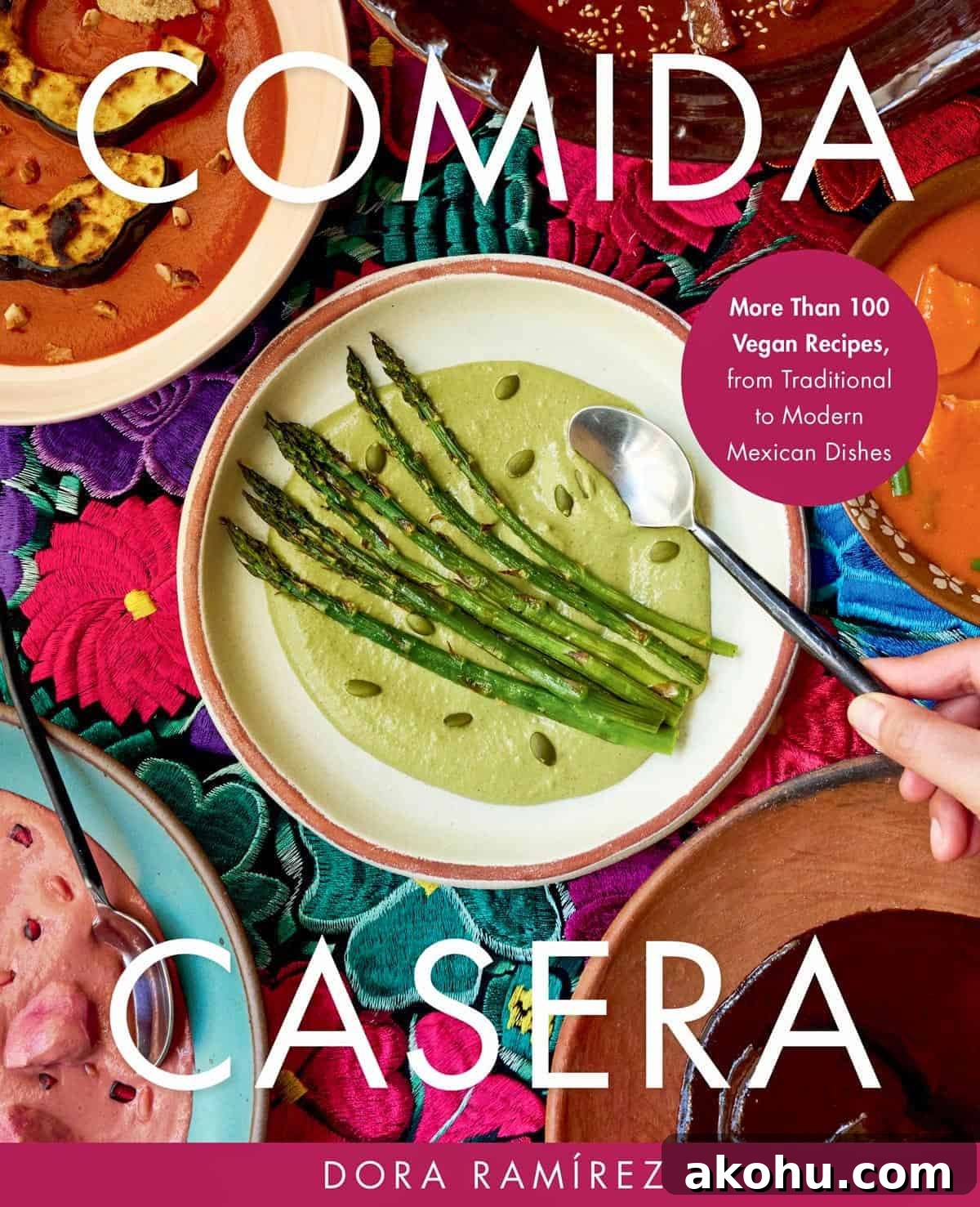 Comida Casera cookbook cover.
