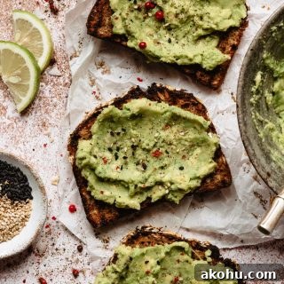 toast con avocado, limone e pepe