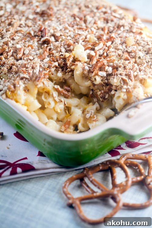 Pretzel-Crusted Macaroni and Cheese with Crispy Golden Topping 3 Pretzel Crusted Macaroni and Cheese | @HealthyDelish